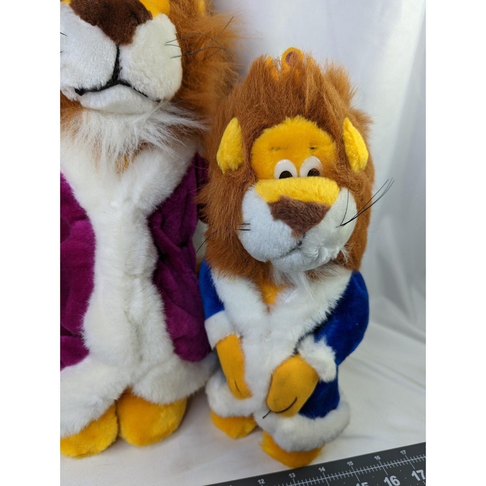 Liberty Toy Lion Plush Lot 16 12 Inch 1993 King the Jungle Crown Robe Stuffed - Picture 4 of 9